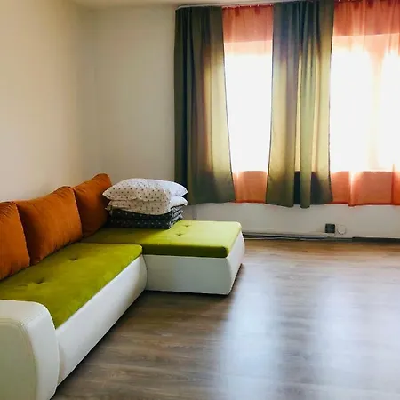 Street 52 Apartmanhaz バラトンフレド