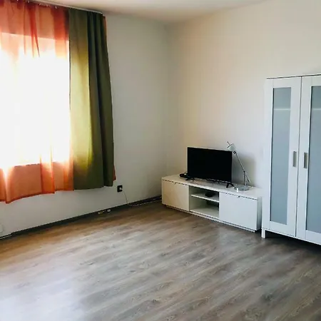 Street 52 Apartmanhaz アパート バラトンフレド