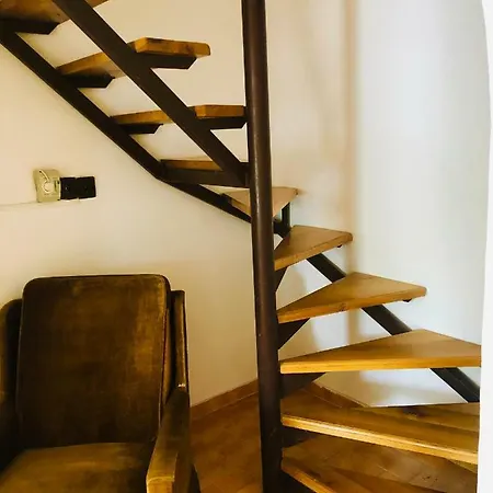 Street 52 Apartmanhaz