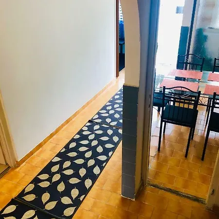 Street 52 Apartmanhaz *